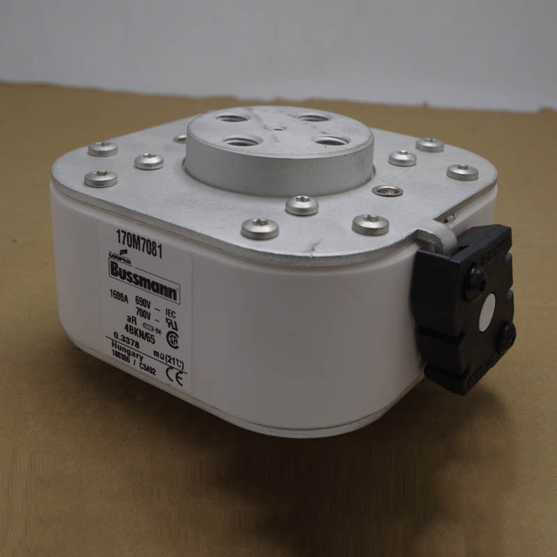 690V 1600A 2000A 2500A 170M7062 170M7063 170M7081 Bussmann Eaton Square Body Fuse High speed fuses